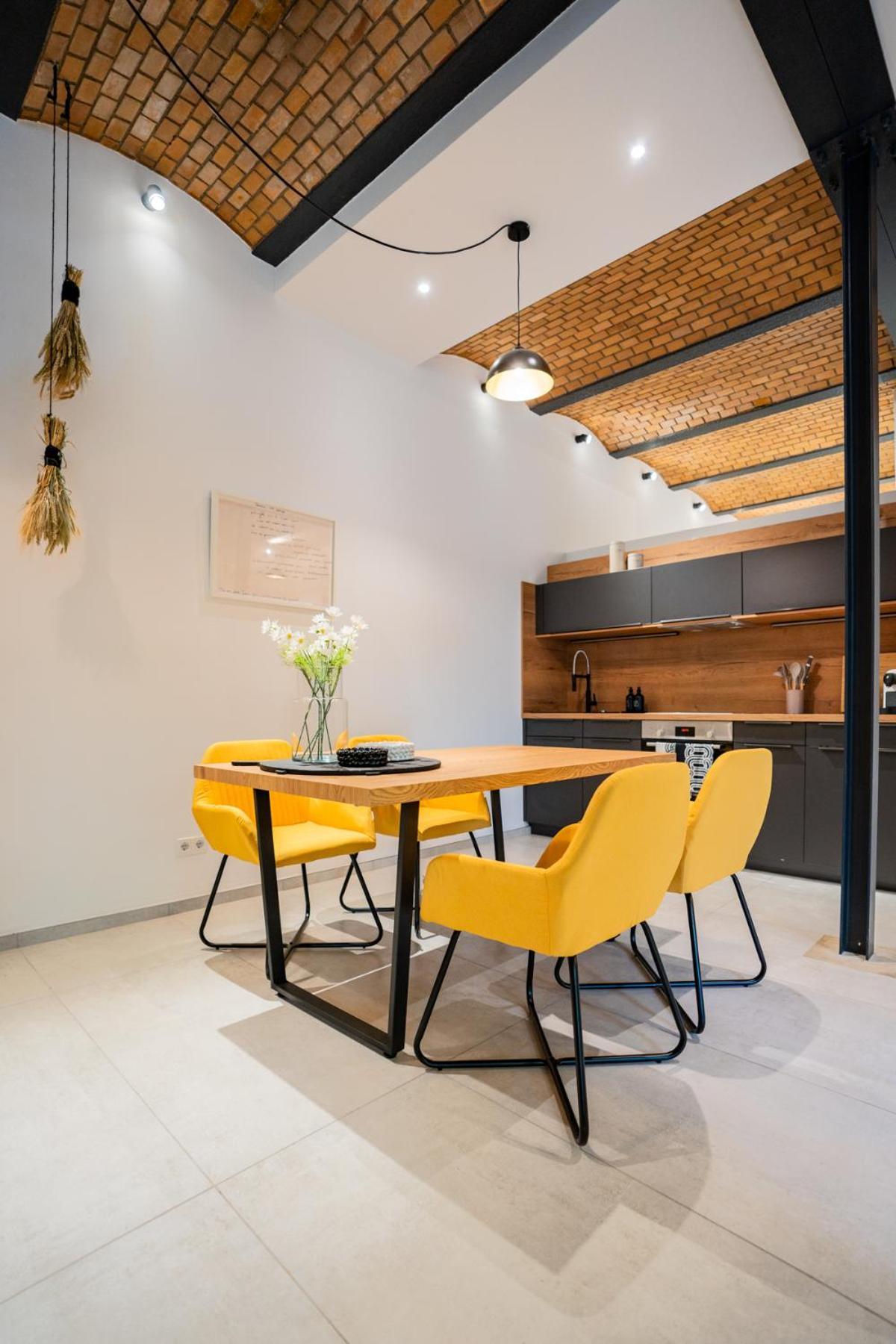 Luxurioeses 100M2 Loft Mit Sauna & Parkplatz - Platz Fuer 4 Personen วิสบาเดน ภายนอก รูปภาพ