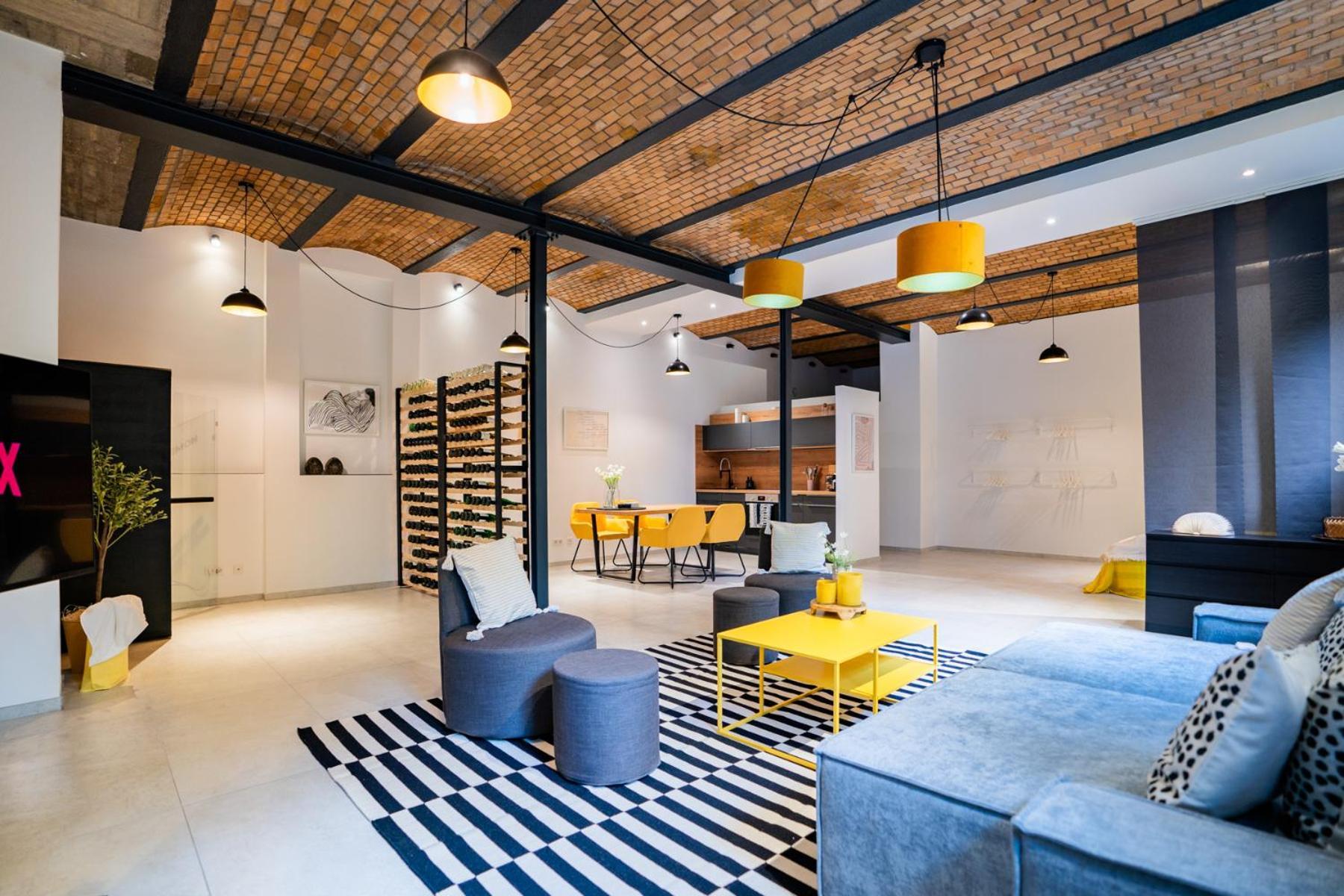 Luxurioeses 100M2 Loft Mit Sauna & Parkplatz - Platz Fuer 4 Personen วิสบาเดน ภายนอก รูปภาพ