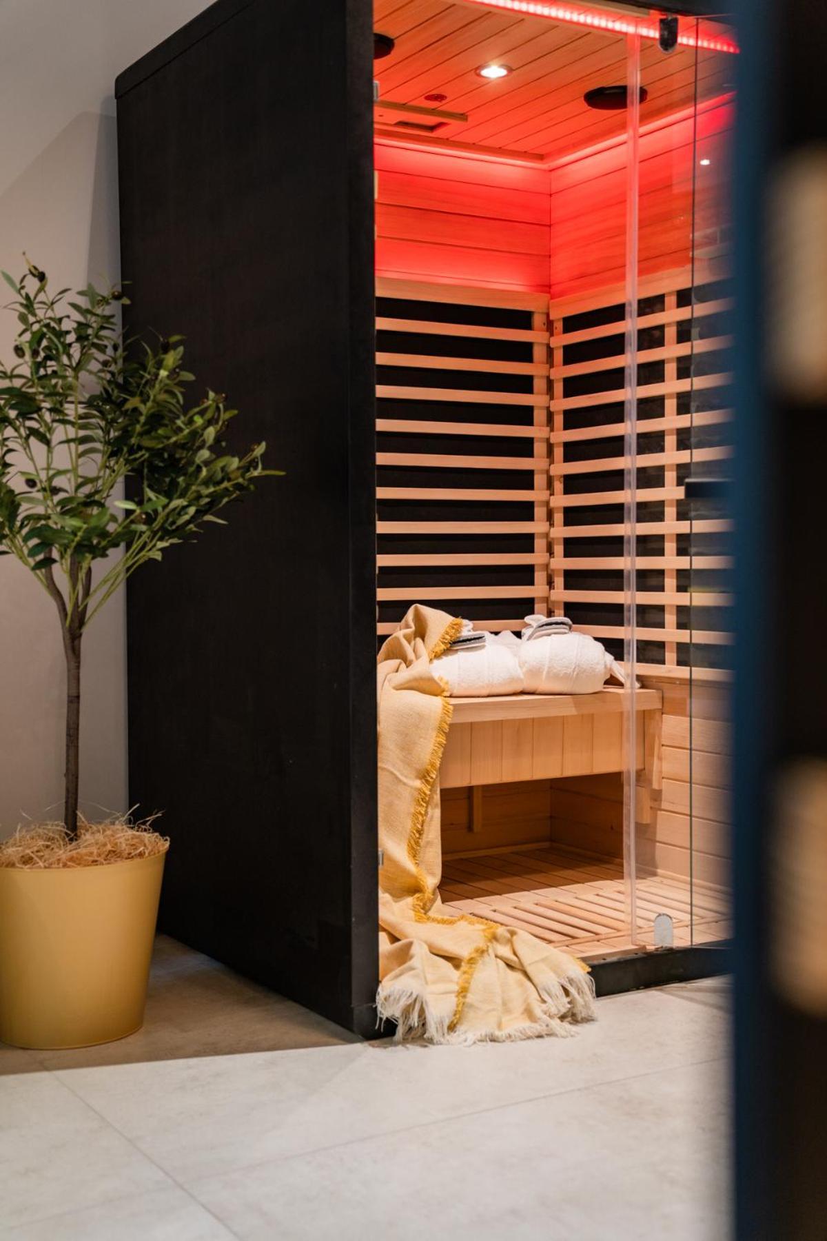 Luxurioeses 100M2 Loft Mit Sauna & Parkplatz - Platz Fuer 4 Personen วิสบาเดน ภายนอก รูปภาพ